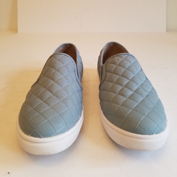 Steve Madden Ecntrcqt  Women's Quilted Slip on Shoes Sneakers Blue Size   11 - Picture 3 of 13